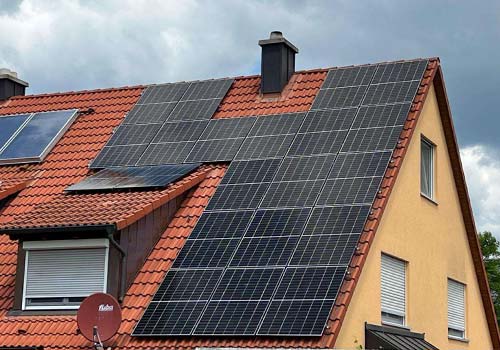 PV-Anlage auf Flachdach in Fürth Burgfarrnbach