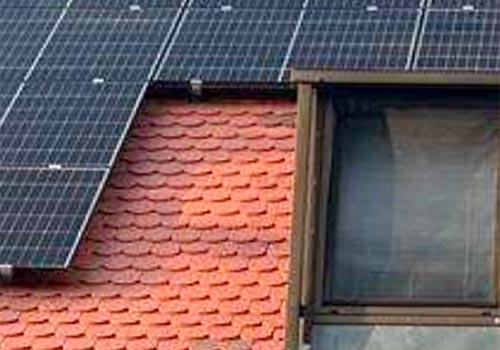 Solaranlage um große Dachgaube in Schniegling